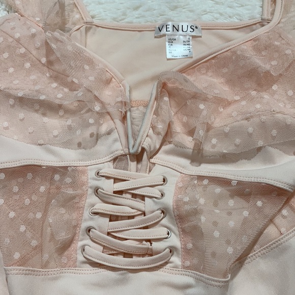 Stunning 🤩 summer top - Picture 2 of 7